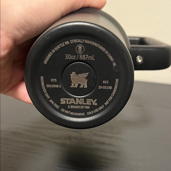 NWOT Stanley Pro Tour Quencher 30 oz.-Black - Picture 2 of 2